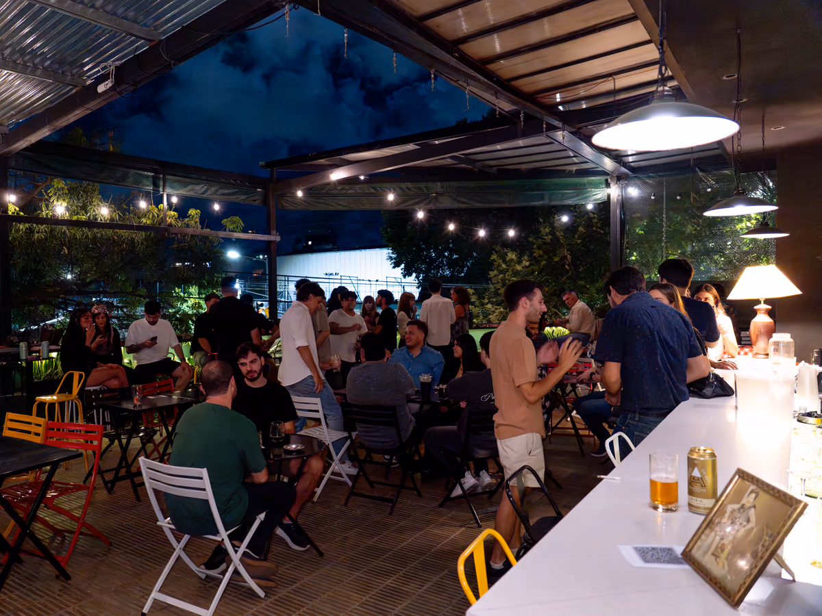 Noche en la terraza de Caudillo Bar